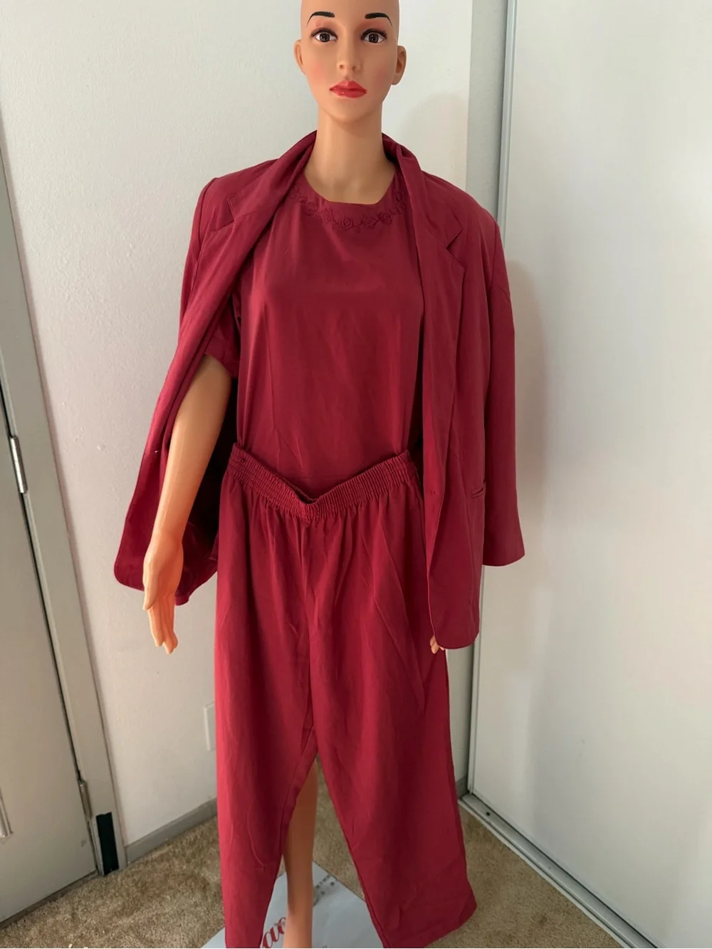 Alfred Dunner Women’s Size 8 Burgundy 3 Piece Pant Suit Set